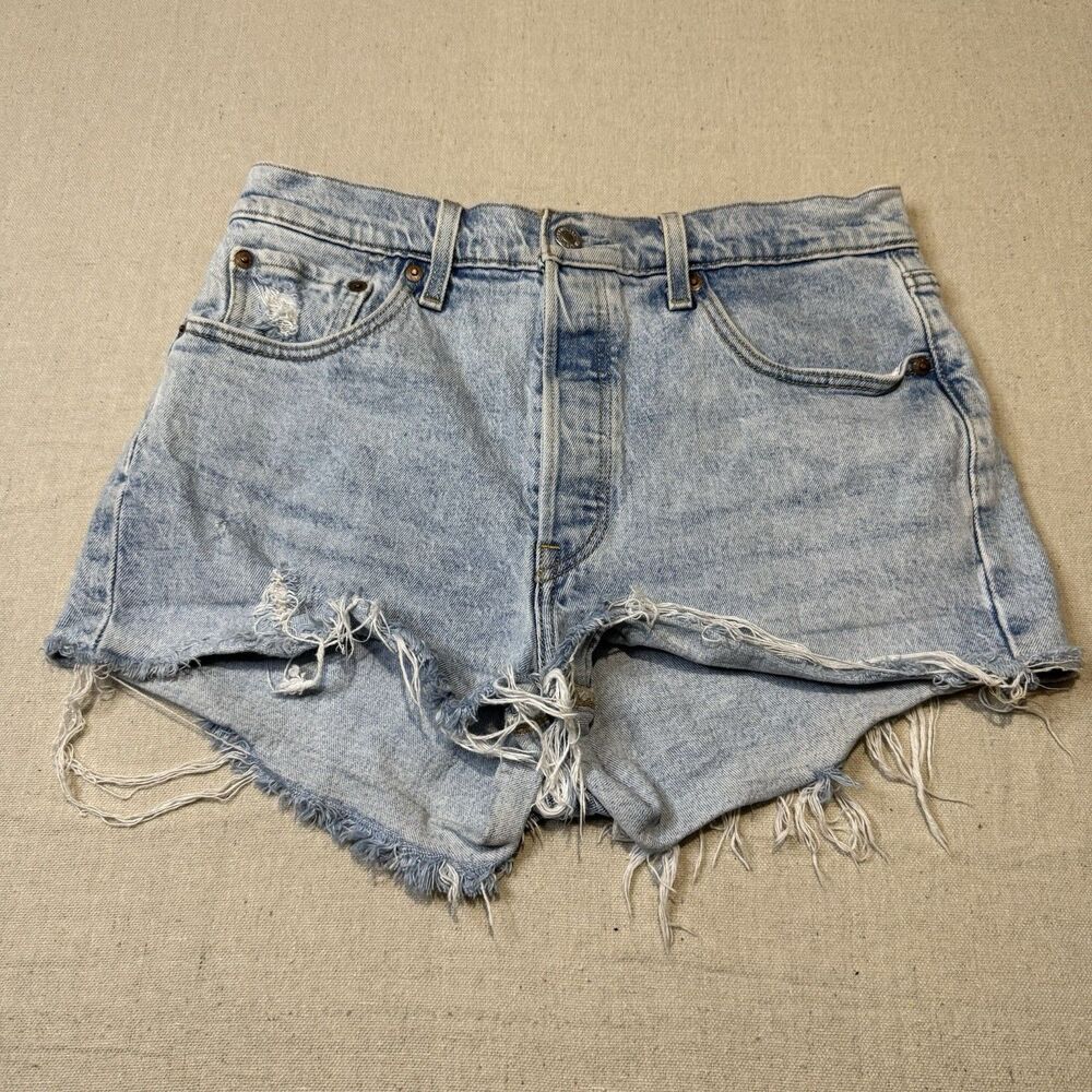 Levi’s 501 Original Women’s Light Wash Original Fit High Rise Shorts Size 29 / 8